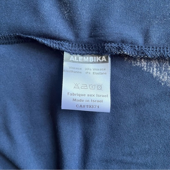 NEW Alembika Lily Top Mixed print Navy XS - Picture 12 of 12